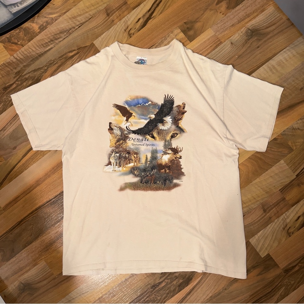 Vintage 90s Alaska Untamed Spirit Wolf Iconic Nature Tee